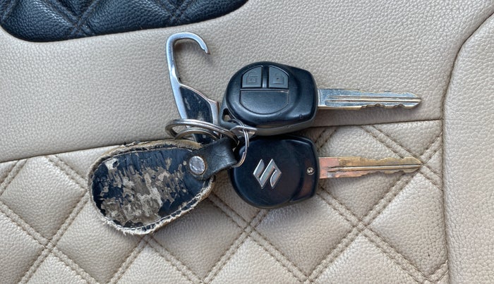 2018 Maruti Wagon R 1.0 VXI+ (O) MT, Petrol, Manual, 77,293 km, Key Close Up