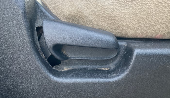 2018 Maruti Wagon R 1.0 VXI+ (O) MT, Petrol, Manual, 77,293 km, Driver Side Adjustment Panel