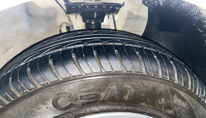 2016 Hyundai Elite i20 SPORTZ 1.2, Petrol, Manual, 55,094 km, Right Front Tyre Tread