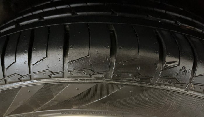 2017 Hyundai Creta SX PLUS AT 1.6 PETROL, Petrol, Automatic, 69,476 km, Right Rear Tyre Tread