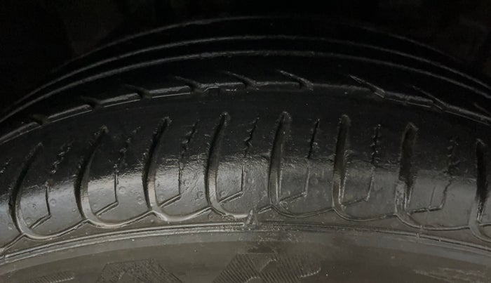 2018 Ford Ecosport TITANIUM 1.5L PETROL, Petrol, Manual, 26,676 km, Right Front Tyre Tread