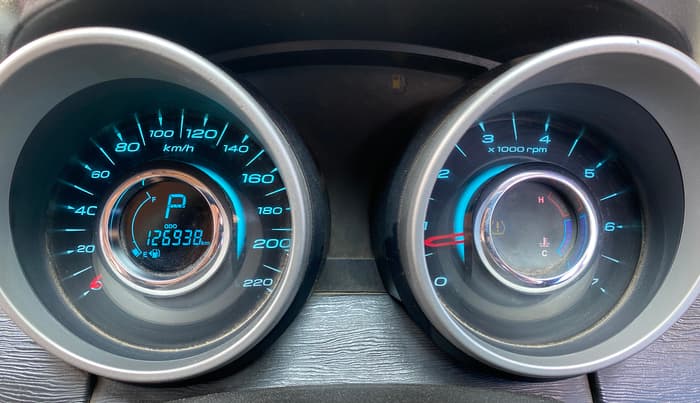 2016 Mahindra XUV500 W10 AT, Diesel, Automatic, 1,26,904 km, Odometer Image