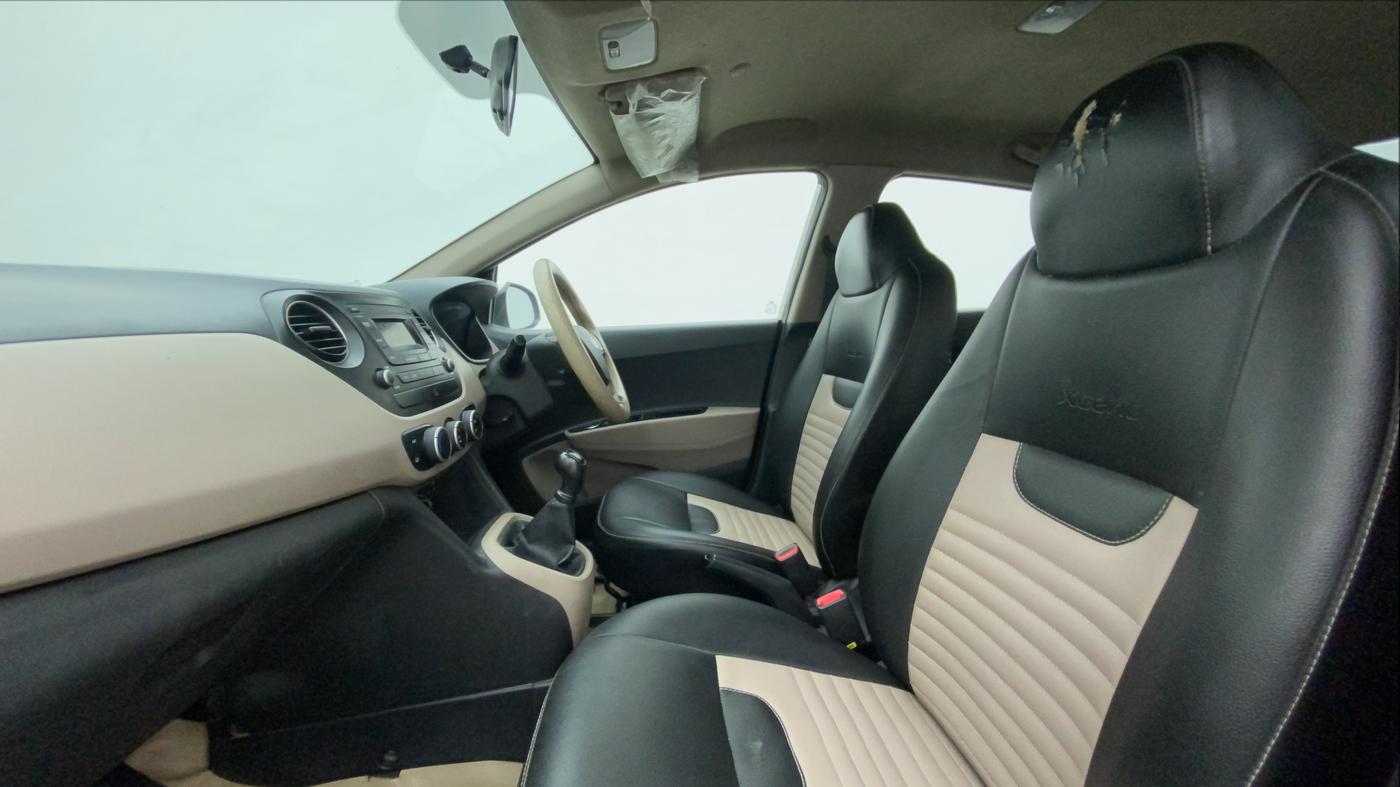 2018 Hyundai Xcent S 1.2, CNG, Manual, 1,03,344 km, Right Side Front Door Cabin
