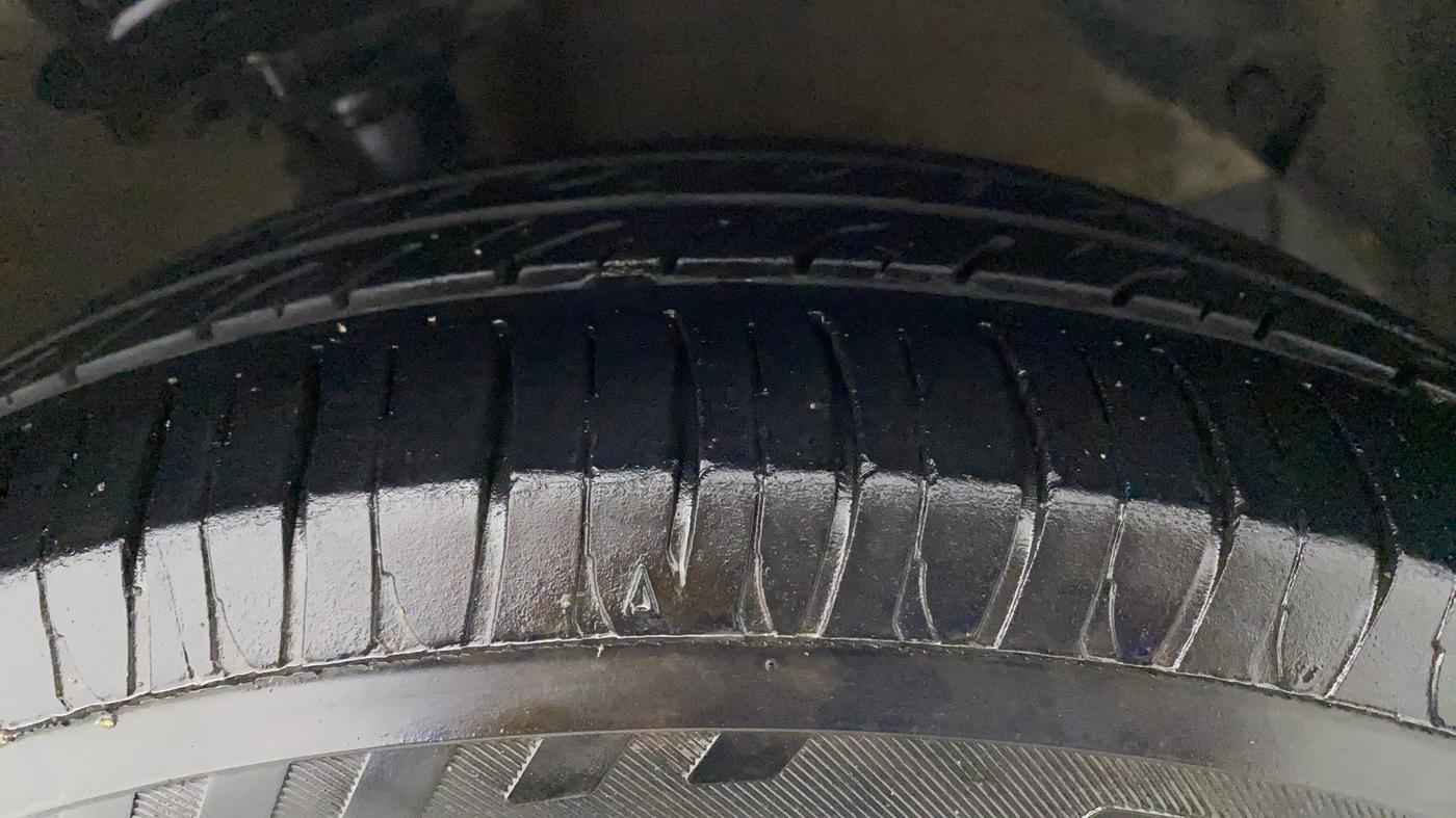 2018 Hyundai Xcent S 1.2, CNG, Manual, 1,03,344 km, Right Front Tyre Tread