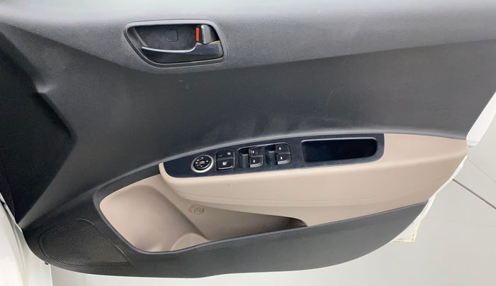 2018 Hyundai Xcent S 1.2, CNG, Manual, 1,03,344 km, Driver Side Door Panels Control