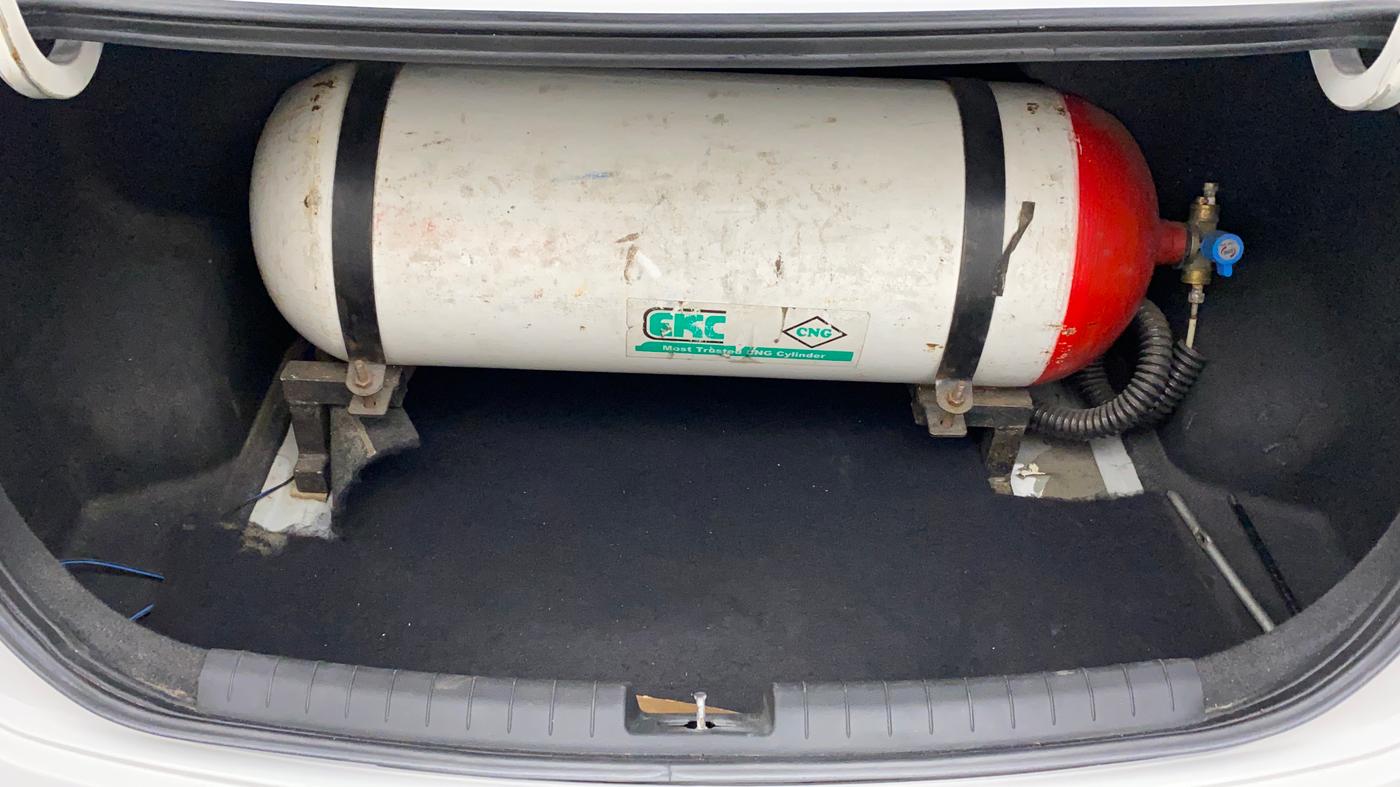 2018 Hyundai Xcent S 1.2, CNG, Manual, 1,03,344 km, Boot Inside