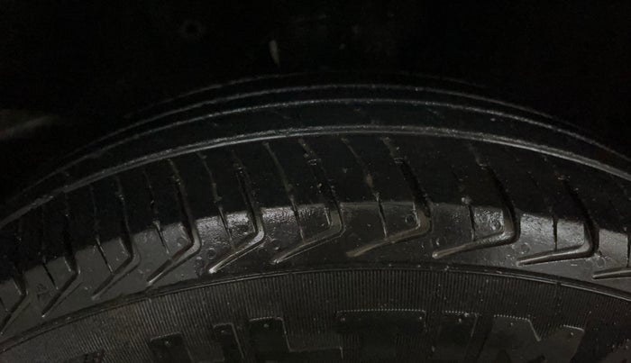 2022 Maruti New Wagon-R LXI CNG (O) 1.0, CNG, Manual, 94,854 km, Right Front Tyre Tread