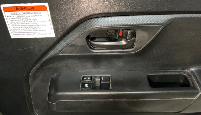 2022 Maruti New Wagon-R LXI CNG (O) 1.0, CNG, Manual, 94,854 km, Driver Side Door Panels Control