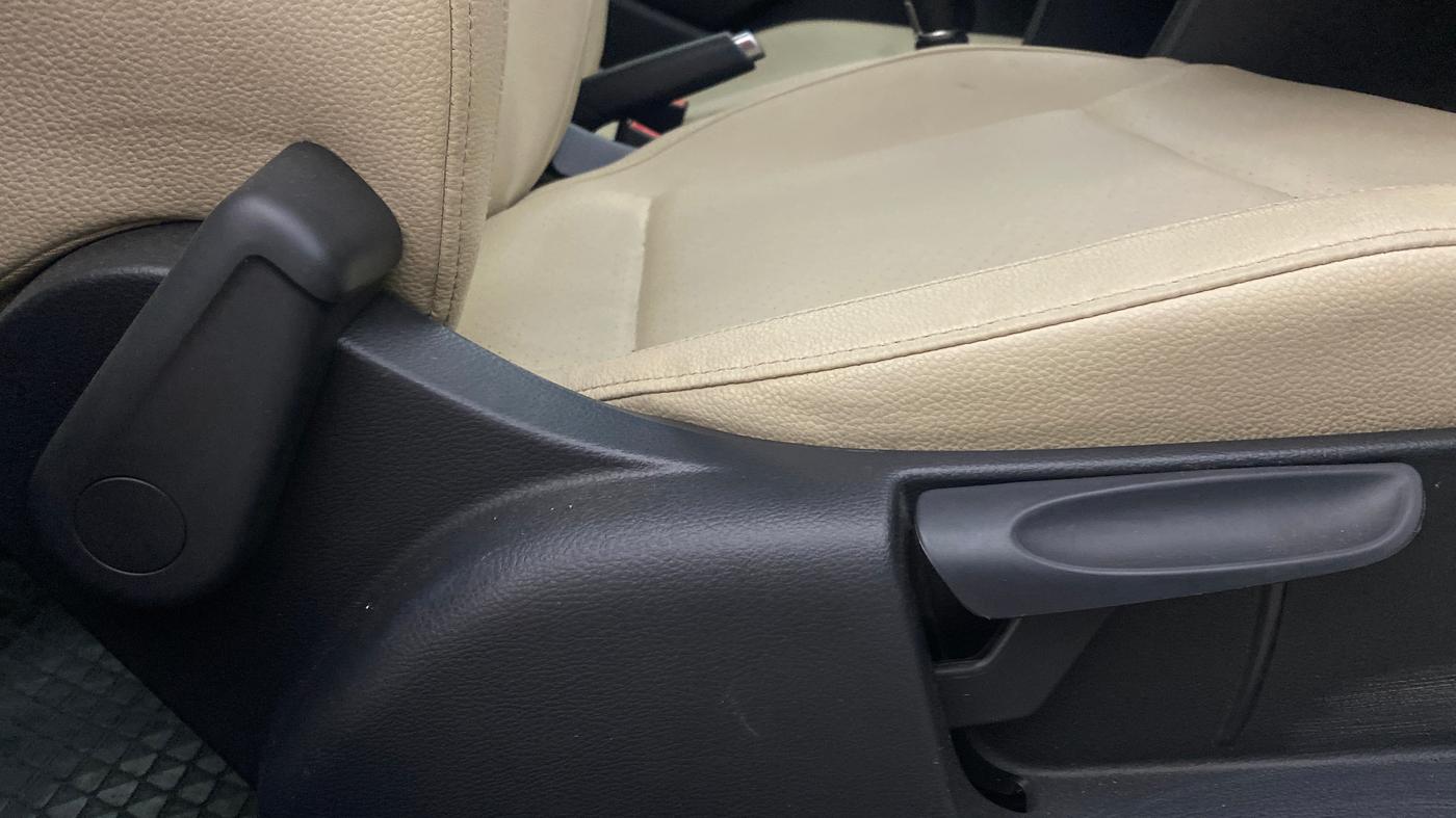 2020 Volkswagen Vento HIGHLINE PLUS 1.0L TSI, Petrol, Manual, 38,452 km, Driver Side Adjustment Panel