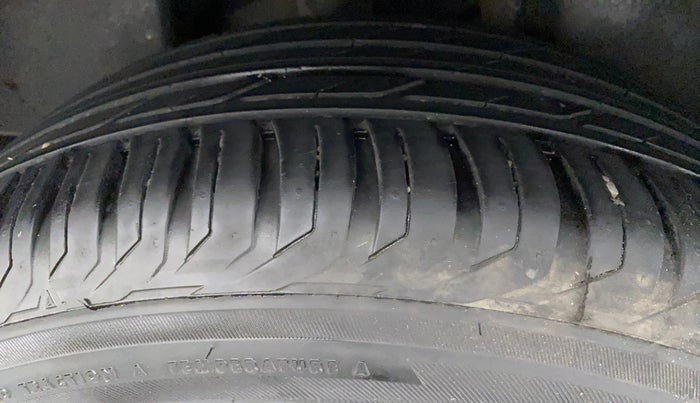 2018 Jeep Compass LIMITED 1.4 PETROL AT, Petrol, Automatic, 52,732 km, Right Rear Tyre Tread