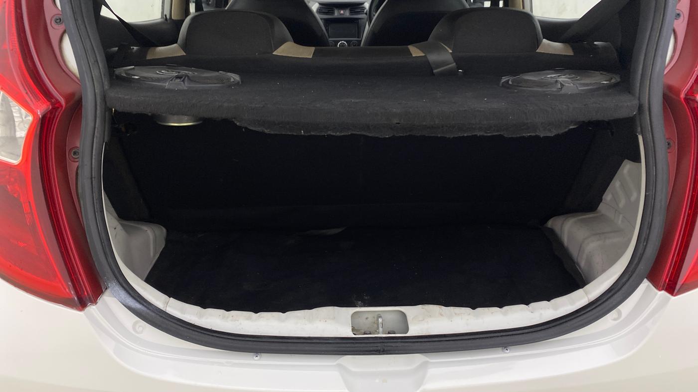 2015 Hyundai Eon ERA +, Petrol, Manual, 38,942 km, Boot Inside