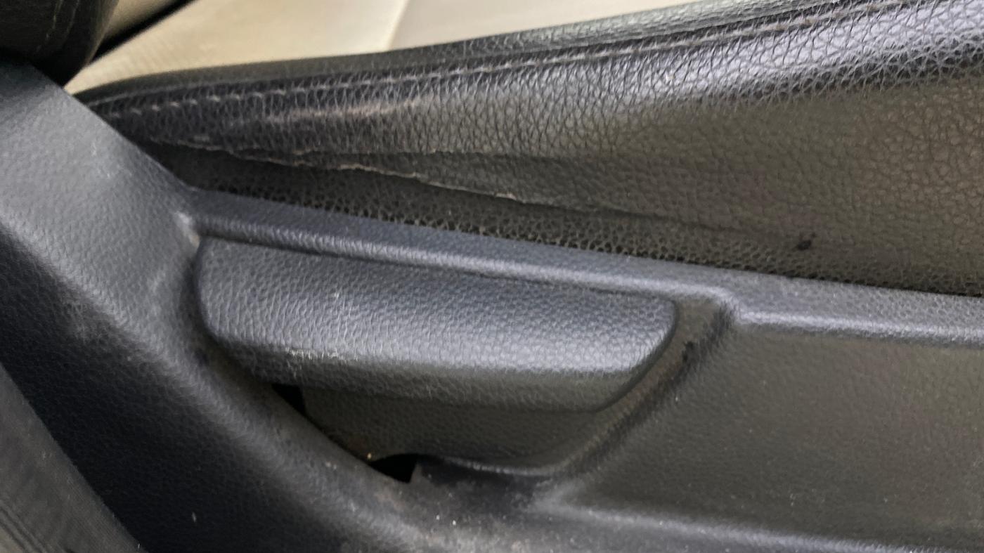 2015 Hyundai Eon ERA +, Petrol, Manual, 38,942 km, Driver Side Adjustment Panel