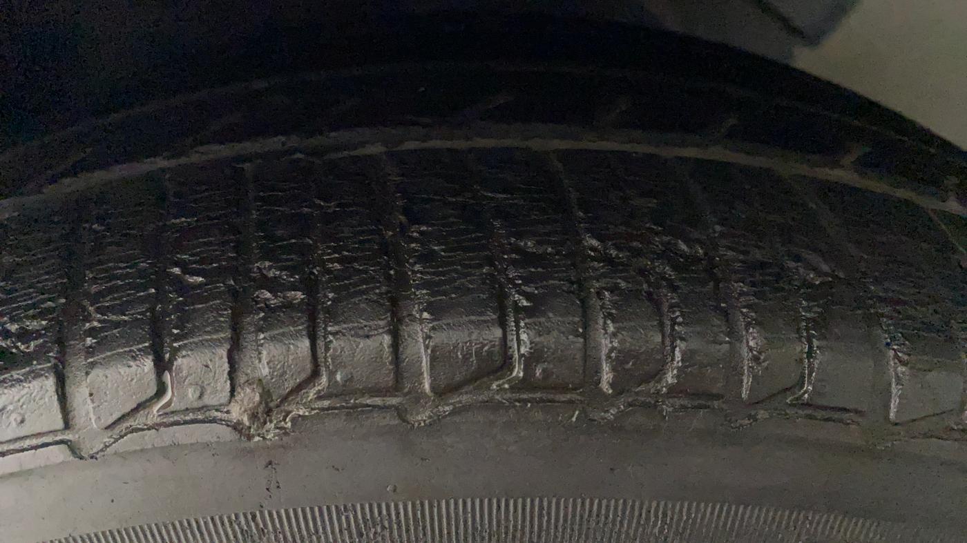 2017 Hyundai Xcent SX 1.2 (O), Petrol, Manual, 35,499 km, Left Front Tyre Tread