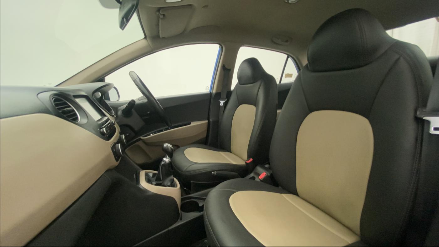 2017 Hyundai Xcent SX 1.2 (O), Petrol, Manual, 35,499 km, Right Side Front Door Cabin
