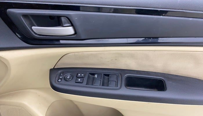 2018 Honda Amaze 1.2L I-VTEC S CVT, CNG, Automatic, 79,155 km, Driver Side Door Panels Control