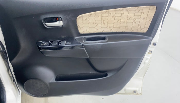 2017 Maruti Wagon R 1.0 VXI (O) AMT, Petrol, Automatic, 60,978 km, Driver Side Door Panels Control