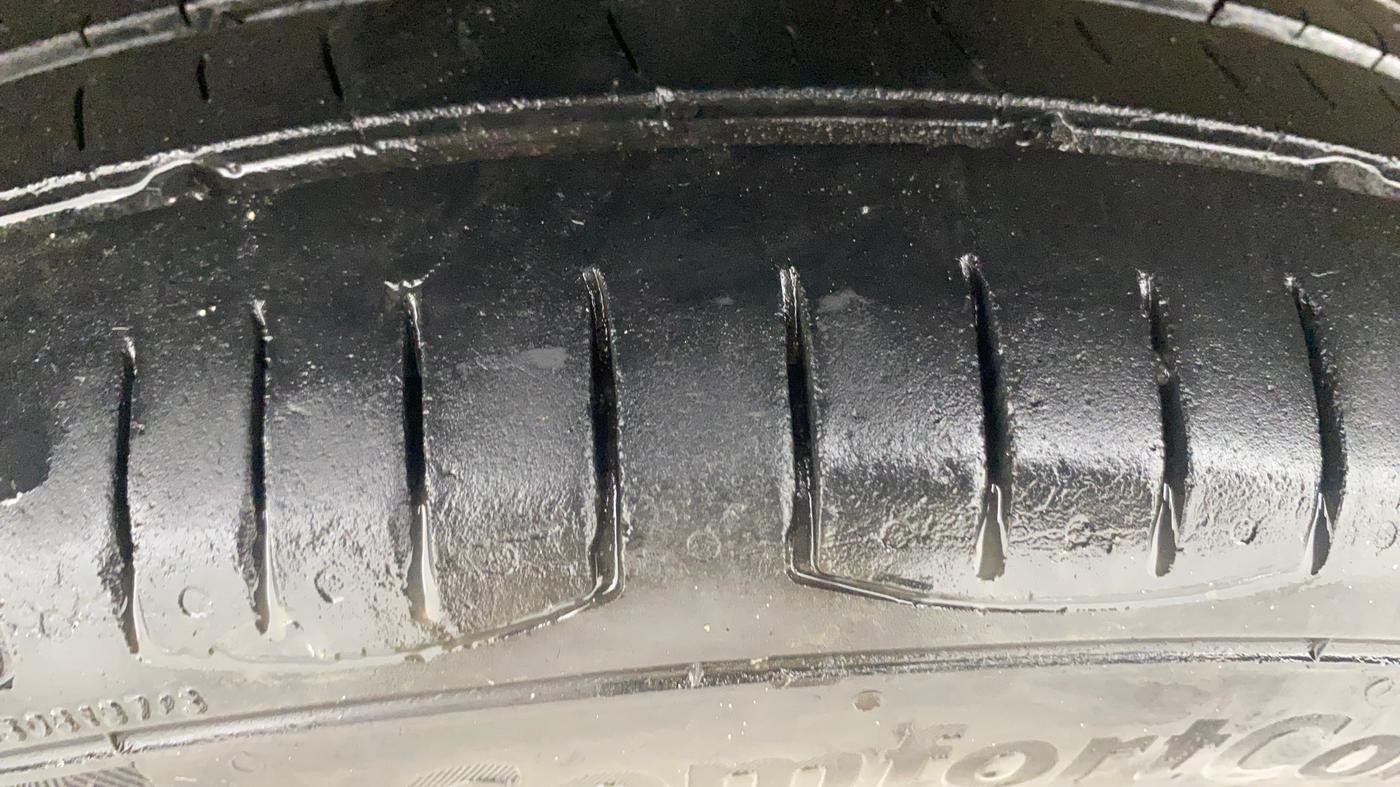 2017 Maruti Wagon R 1.0 VXI (O) AMT, Petrol, Automatic, 61,099 km, Left Front Tyre Tread