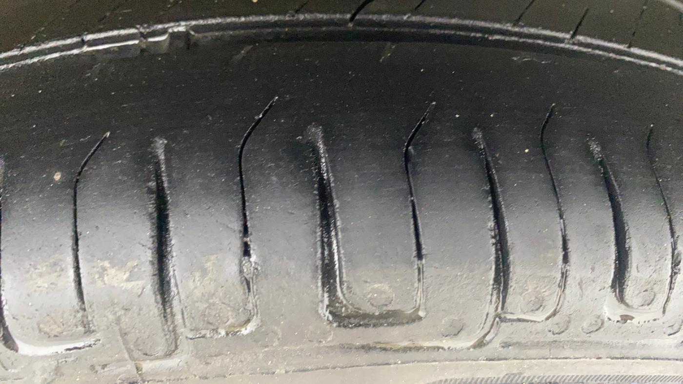 2017 Maruti Wagon R 1.0 VXI (O) AMT, Petrol, Automatic, 61,099 km, Left Rear Tyre Tread