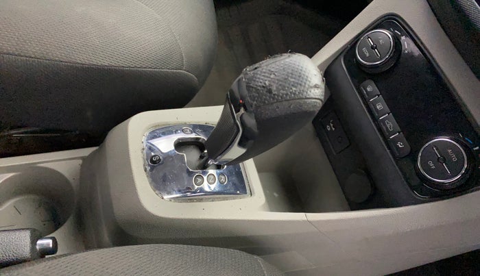 2019 Tata Tiago XZA PLUS PETROL, Petrol, Automatic, 37,748 km, Gear lever - Knob cover torn