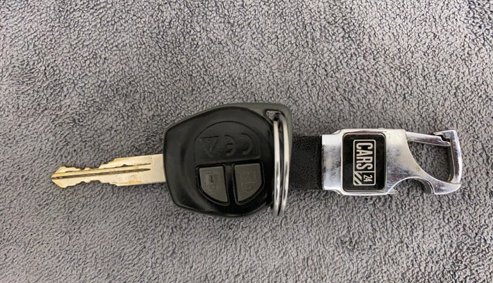 2019 Maruti Ciaz SIGMA 1.5 SHVS MT  PETROL, Petrol, Manual, 16,059 km, Key Close Up