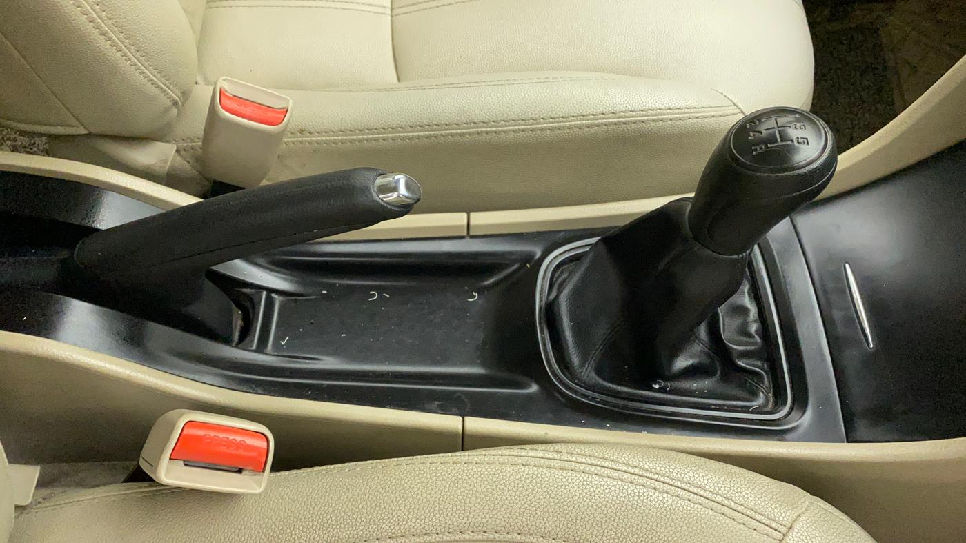 2019 Maruti Ciaz SIGMA 1.5 SHVS MT  PETROL, Petrol, Manual, 16,059 km, Gear Lever