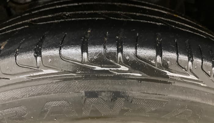 2018 Maruti Vitara Brezza ZDI PLUS AMT, Diesel, Automatic, 1,35,582 km, Left Front Tyre Tread