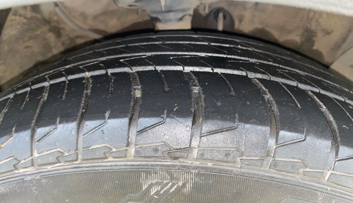 2016 Hyundai Creta SX PLUS AT 1.6 DIESEL, Diesel, Automatic, 83,155 km, Right Front Tyre Tread