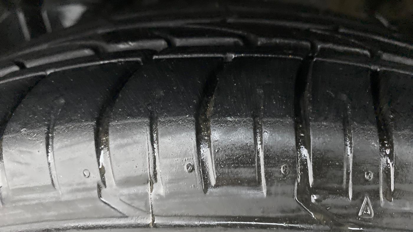 2019 MG HECTOR SHARP DCT PETROL, Petrol, Automatic, 37,934 km, Left Front Tyre Tread
