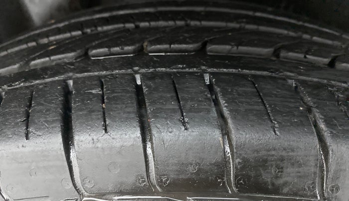 2019 MG HECTOR SHARP DCT PETROL, Petrol, Automatic, 37,934 km, Right Rear Tyre Tread