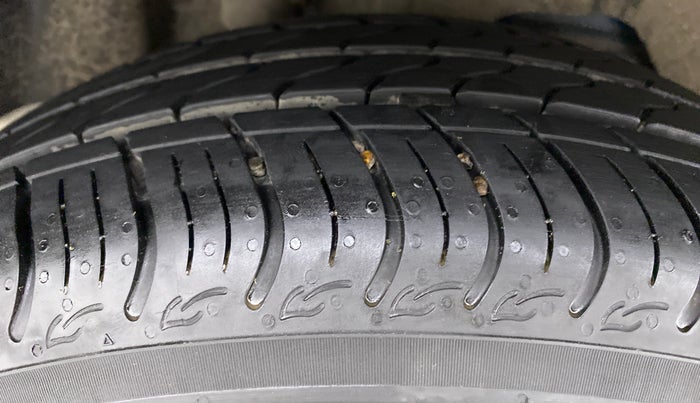 2019 Ford New Figo 1.2 TITANIUM, Petrol, Manual, 3,946 km, Right Rear Tyre Tread