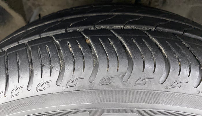 2019 Ford New Figo 1.2 TITANIUM, Petrol, Manual, 3,946 km, Left Front Tyre Tread