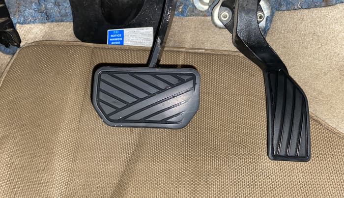 2016 Maruti Ciaz ZXI AT, Petrol, Automatic, 43,172 km, Pedals