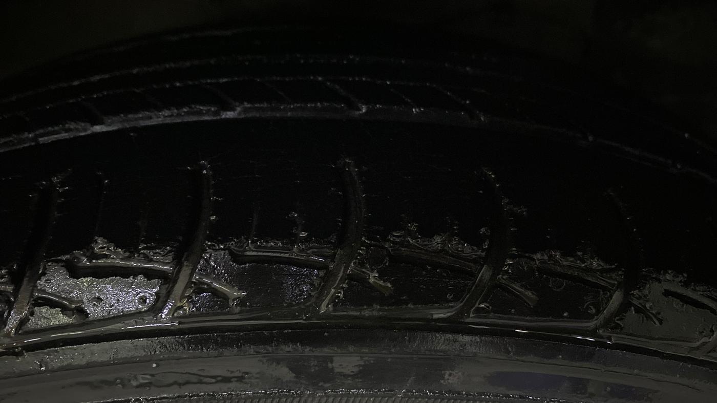 2016 Maruti Ciaz ZXI AT, Petrol, Automatic, 43,172 km, Right Front Tyre Tread
