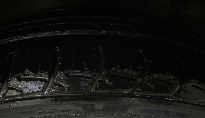 2016 Maruti Ciaz ZXI AT, Petrol, Automatic, 43,172 km, Right Front Tyre Tread