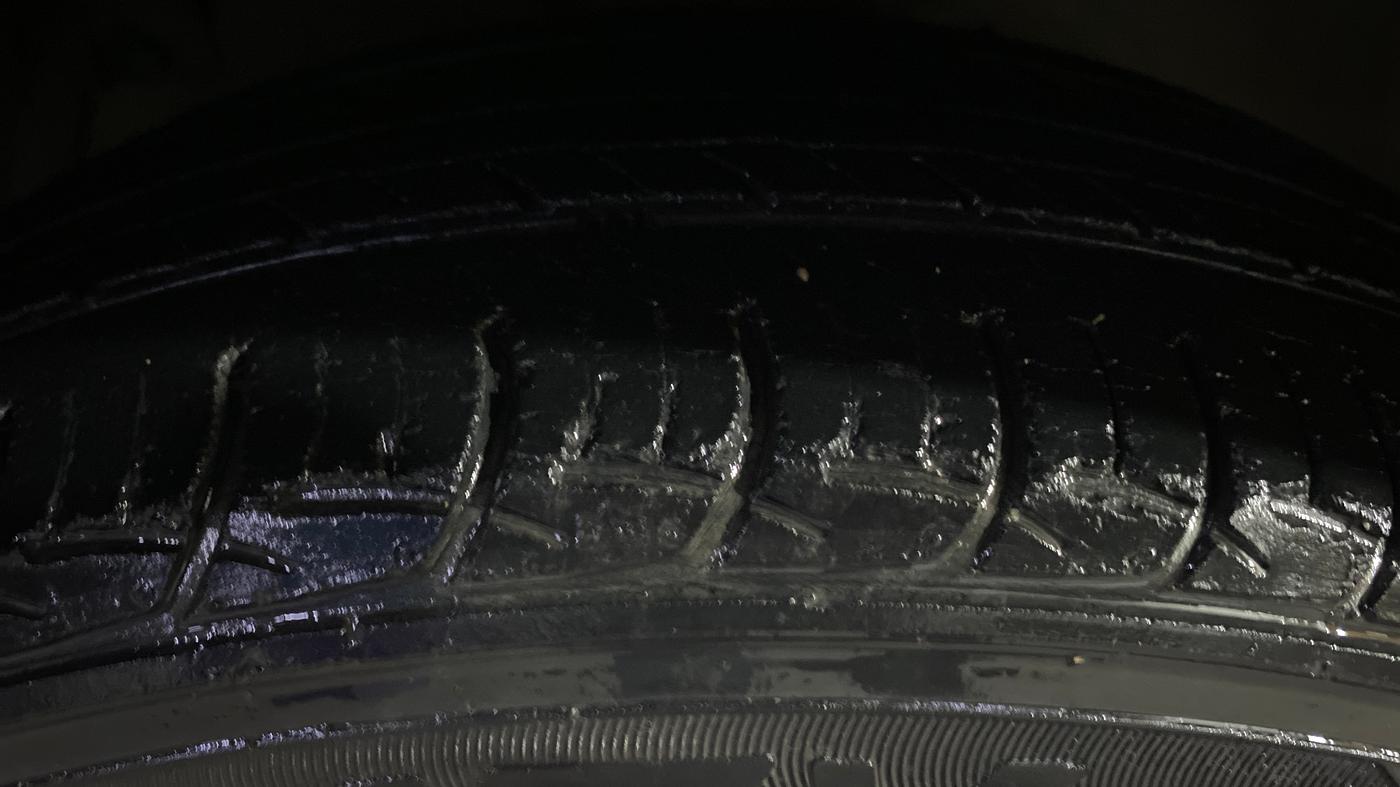 2016 Maruti Ciaz ZXI AT, Petrol, Automatic, 43,172 km, Left Front Tyre Tread