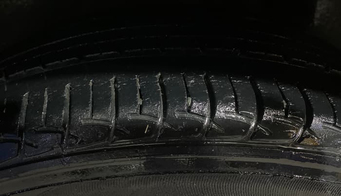 2016 Maruti Ciaz ZXI AT, Petrol, Automatic, 43,172 km, Left Rear Tyre Tread