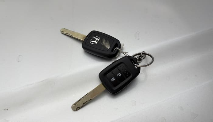 2015 Honda City 1.5L I-VTEC V MT, Petrol, Manual, 38,383 km, Key Close Up