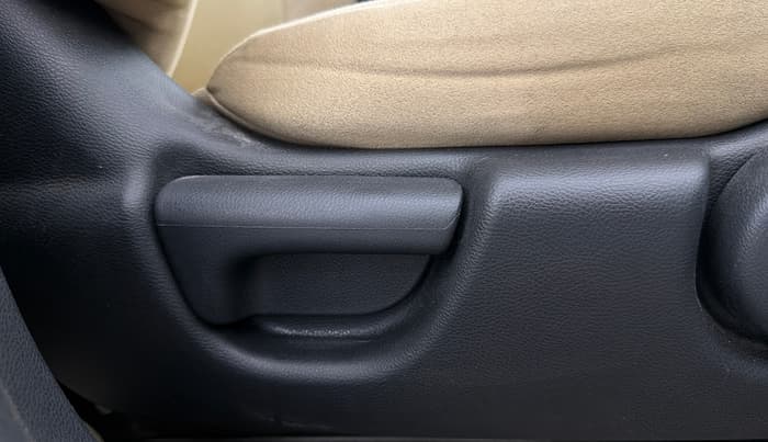 2015 Honda City 1.5L I-VTEC V MT, Petrol, Manual, 38,383 km, Driver Side Adjustment Panel