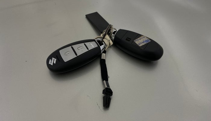 2017 Maruti Ciaz ZXI, Petrol, Manual, 36,792 km, Key Close Up