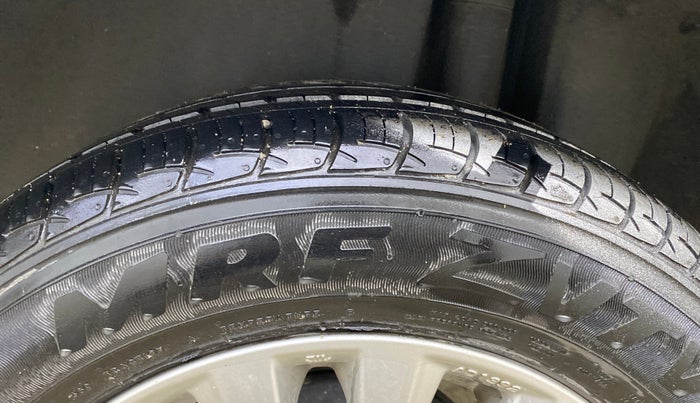 2017 Maruti Ciaz ZXI, Petrol, Manual, 36,792 km, Left Rear Tyre Tread