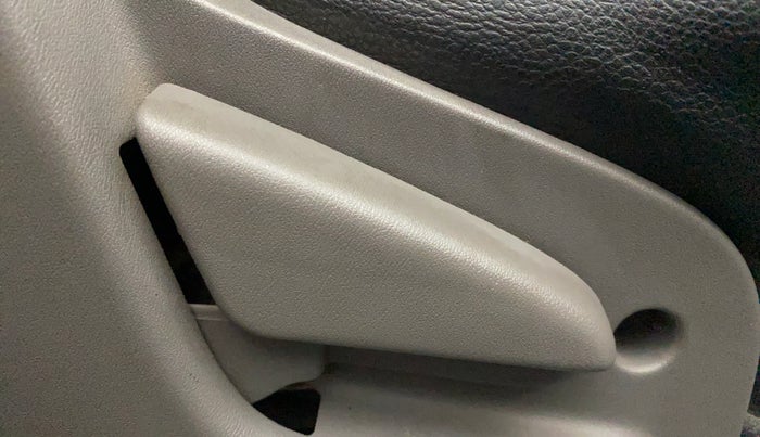 2014 Datsun Go T, Petrol, Manual, 74,445 km, Driver Side Adjustment Panel