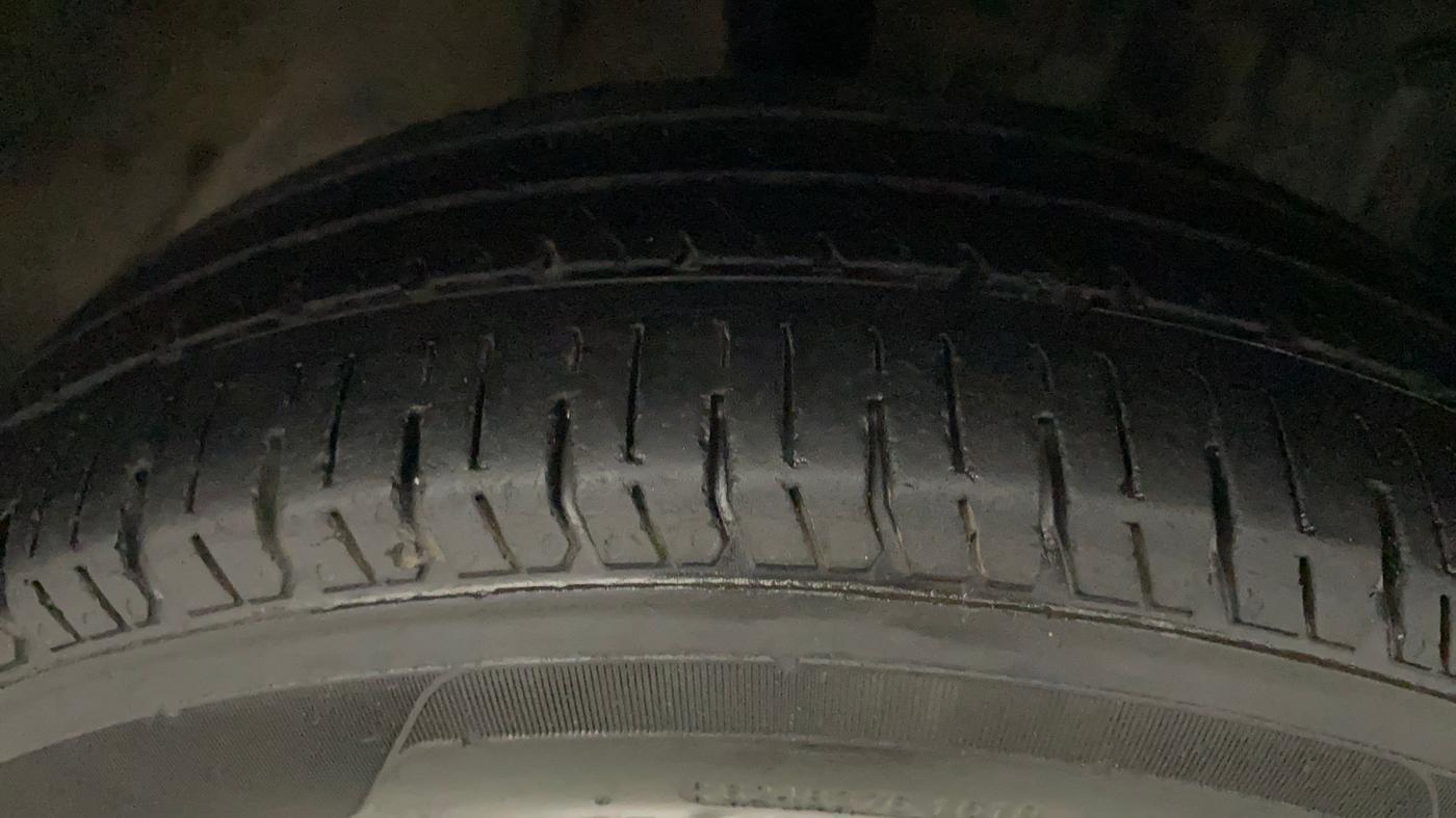 2014 Datsun Go T, Petrol, Manual, 74,445 km, Right Front Tyre Tread