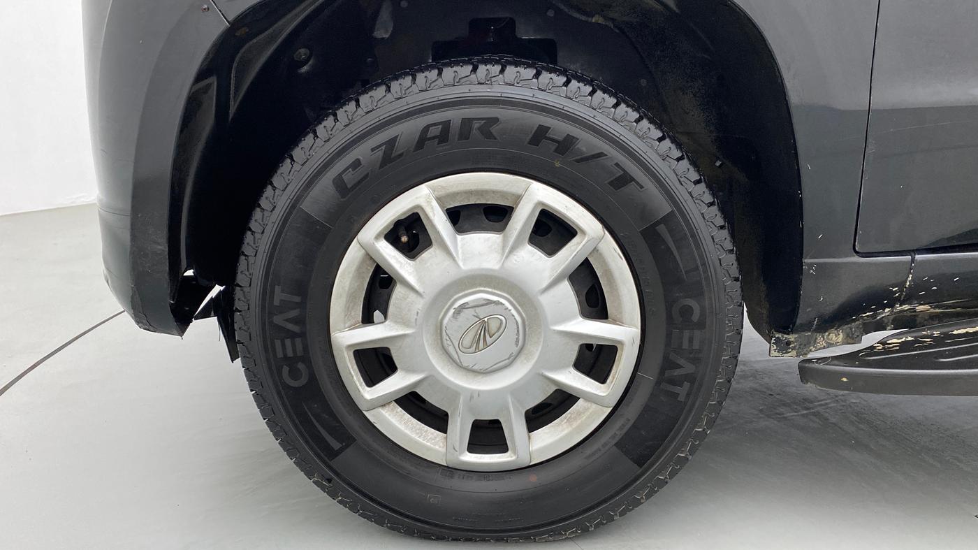 2016 Mahindra TUV300 T6, Diesel, Manual, 95,587 km, Left Front Wheel