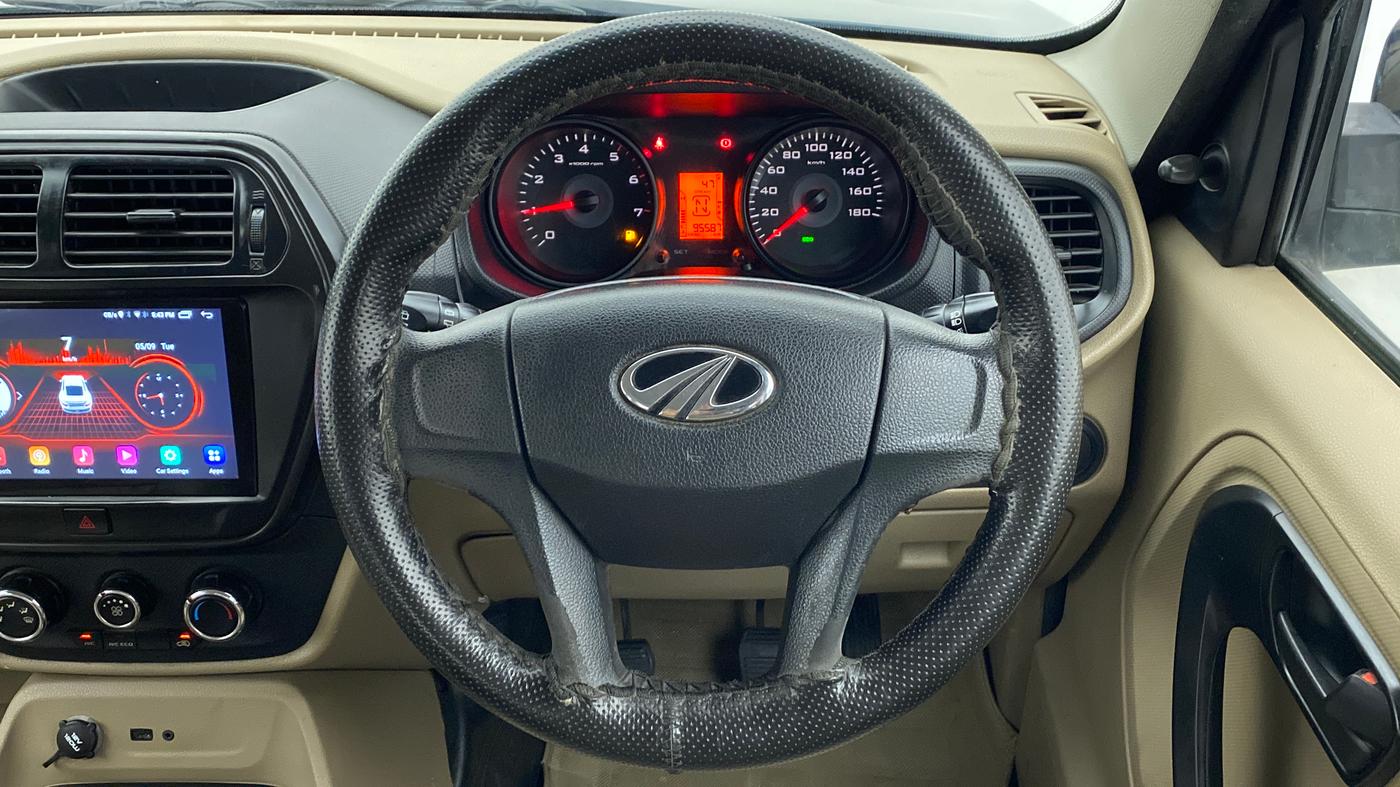 2016 Mahindra TUV300 T6, Diesel, Manual, 95,587 km, Steering Wheel Close Up