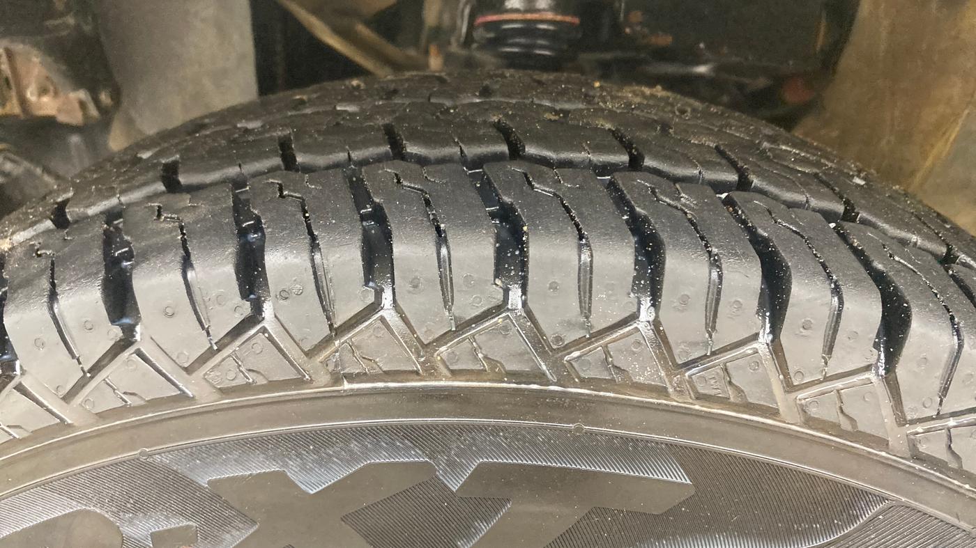 2024 Mahindra Bolero B6 (O), Diesel, Manual, 67,710 km, Left Front Tyre Tread