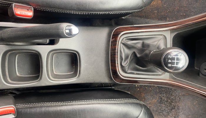 2022 Maruti S Cross ZETA 1.5, Petrol, Manual, 27,846 km, Gear Lever