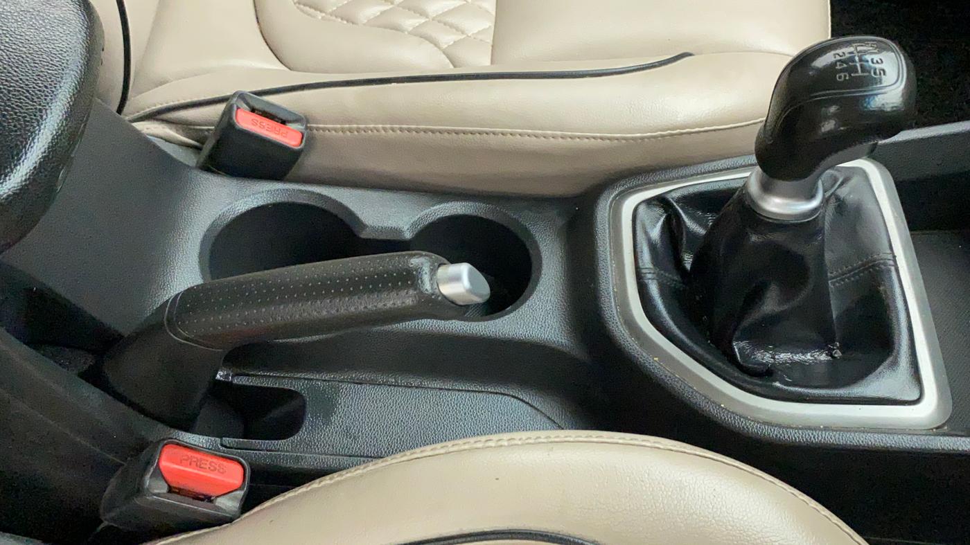 2016 Hyundai Creta 1.6 S, Petrol, Manual, 70,709 km, Gear Lever