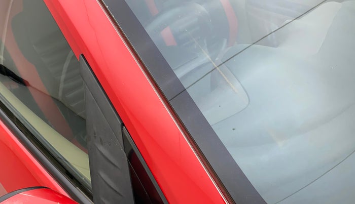 2014 Honda Brio S MT, Petrol, Manual, 99,665 km, Right A pillar - Slightly rusted
