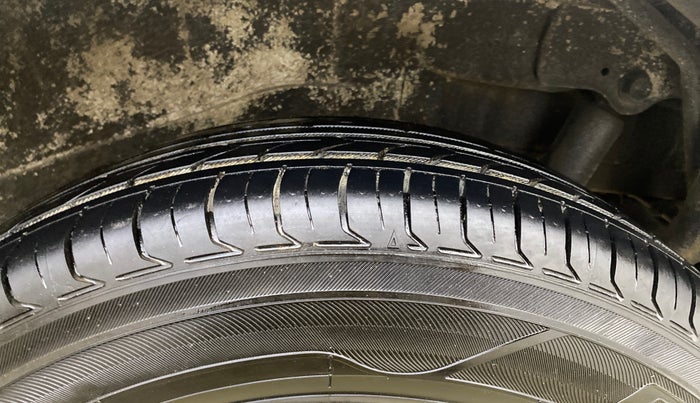 2014 Maruti Wagon R 1.0 LXI CNG, CNG, Manual, 85,231 km, Left Rear Tyre Tread