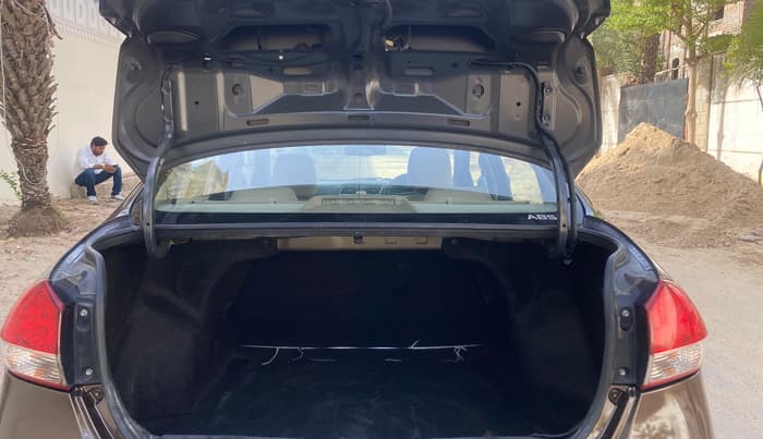 2015 Maruti Ciaz ZDI SHVS, Diesel, Manual, 66,258 km, Boot Inside